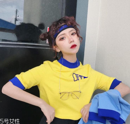 t恤什么顏色好看？t恤買(mǎi)什么顏色好？