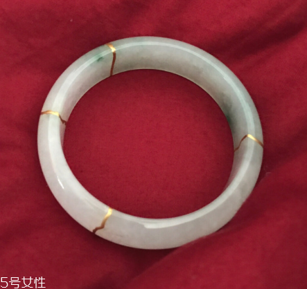 手鐲可以帶著睡覺(jué)嗎？手鐲睡覺(jué)戴好嗎？