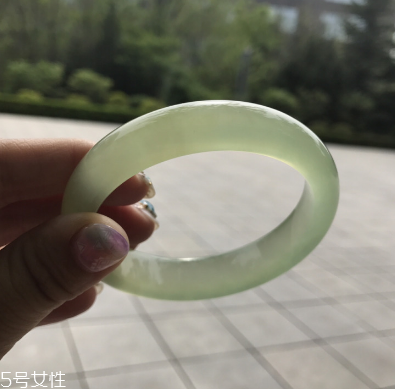 手鐲對身體有好處嗎？手鐲有哪些好處？