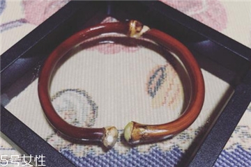 雞血藤手鐲可以碰水嗎？雞血藤手鐲沾水好嗎？