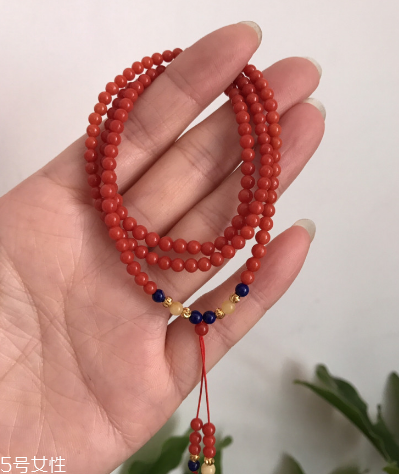 紅珊瑚手鏈真假鑒別 怎樣辨別紅珊瑚手鏈的真假？