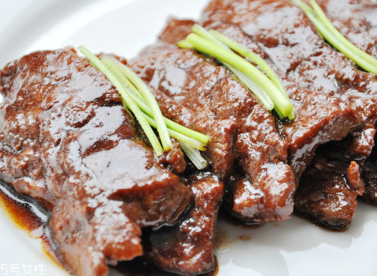 鹿肉和牛肉哪個好？鹿肉和牛肉哪個好吃些？