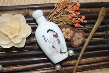 謝馥春桂花頭油和愛茉莉護(hù)發(fā)精油哪個(gè)好