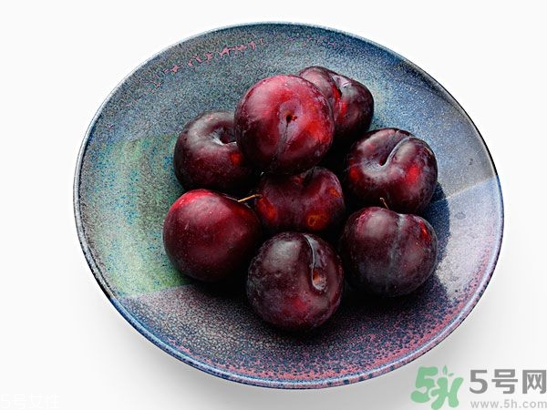 李子和灰子的區(qū)別？灰子的功效與作用