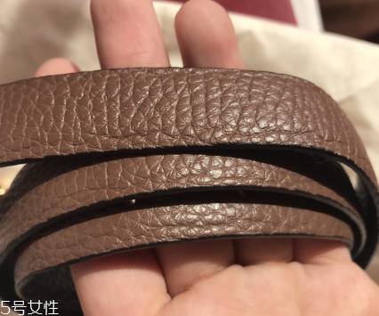 皮帶自動扣怎么解開？自動扣皮帶正確解法