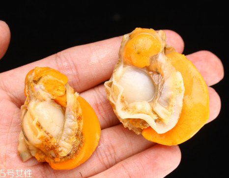 扇貝肉哪里不能吃？扇貝的月牙紅可以吃嗎？