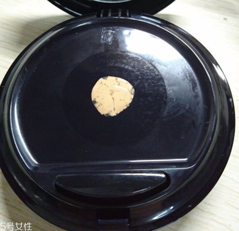 雅詩(shī)蘭黛紅石榴氣墊cc代言人是誰(shuí)？雅詩(shī)蘭黛氣墊哪款好用？