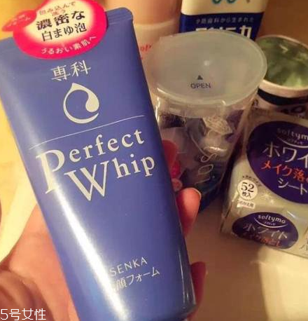 皂基洗面奶可以卸妝嗎？皂基洗面奶有卸妝功效嗎？