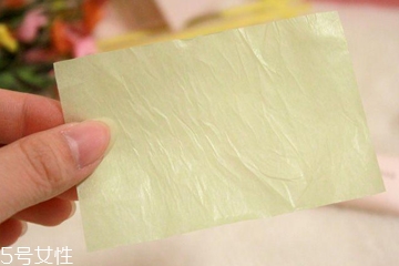 吸油紙會(huì)吸走防曬霜嗎？吸油紙會(huì)將水分帶走嗎？