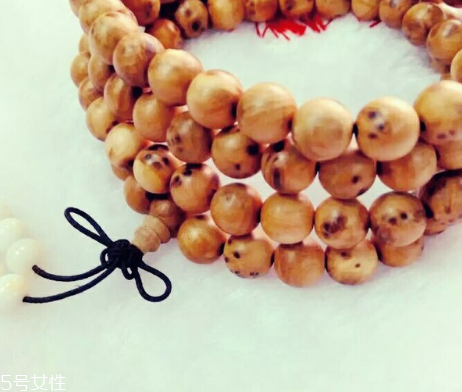 崖柏手串女人能帶嗎？崖柏手串適合女生戴嗎？