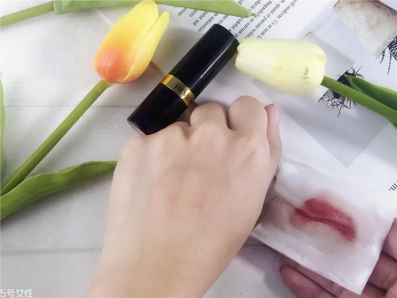 露華濃525是什么色？露華濃525適合黃皮嗎？