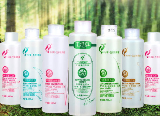絲瓜水和玫瑰水哪個好？絲瓜水和玫瑰水可以一起用嗎