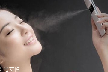 補水噴霧怎么定妝不花妝？補水噴霧的隱藏功能介紹