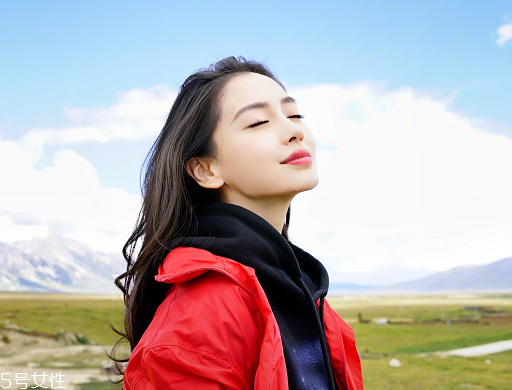 燙發(fā)一般多少錢？燙發(fā)價(jià)位防被坑指南