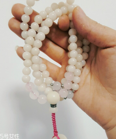 菩提根手串怎么盤玩？這樣盤包漿才好看