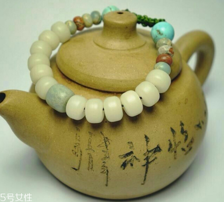 菩提根手串發(fā)黑怎么辦？找準原因?qū)ΠY下藥