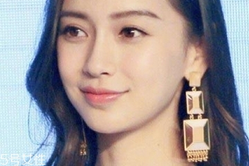 染發(fā)長(zhǎng)出黑發(fā)怎么辦？補(bǔ)色來(lái)幫你