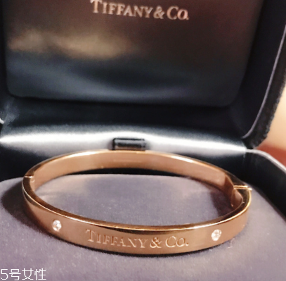 tiffany蒂芙尼手鐲專(zhuān)柜價(jià)格 大多在上萬(wàn)元