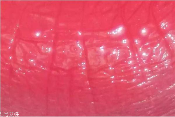 紀(jì)梵?？诩t301是什么顏色 紀(jì)梵?？诩t301試色