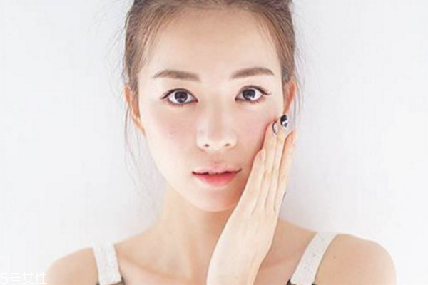美寶蓮?qiáng)y前乳怎么樣 美寶蓮提亮妝前乳測評(píng)