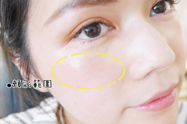 奶茶色眼影怎么畫(huà) 秋天最適合畫(huà)奶茶色眼妝