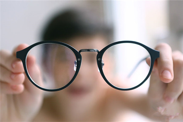 如何有效控制近視？視光師護眼4重點