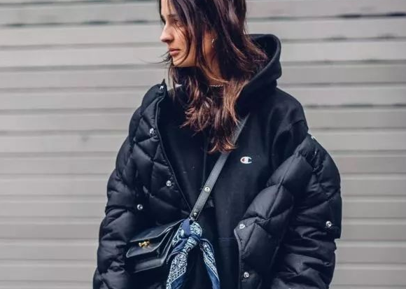 羽絨服可以烘干嗎？羽絨服能用烘干機(jī)嗎？