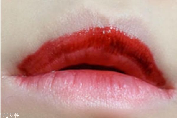 韓式咬唇妝的畫(huà)法 韓國(guó)少女妝容