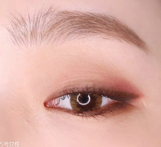 單眼皮小內(nèi)雙怎么畫(huà)眼妝 單眼皮眼妝基礎(chǔ)畫(huà)法