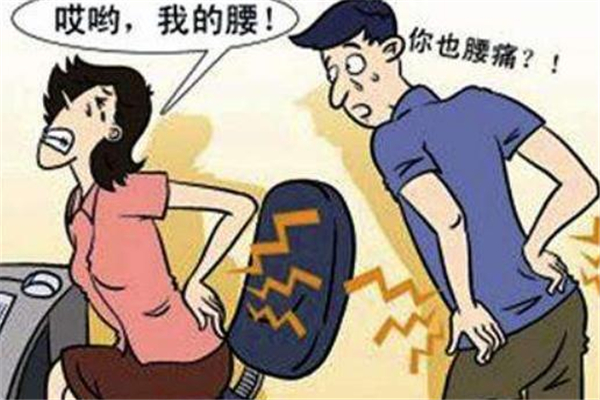 脊椎側(cè)彎造成胸悶、背部疼痛