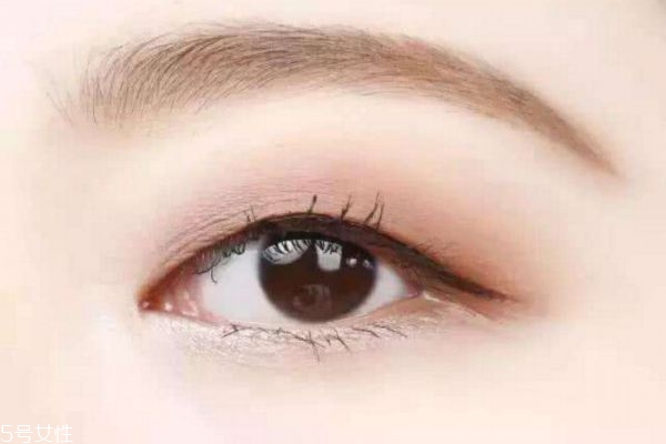 內(nèi)雙的人怎么畫(huà)眼線(xiàn) 這些小技巧要學(xué)會(huì)