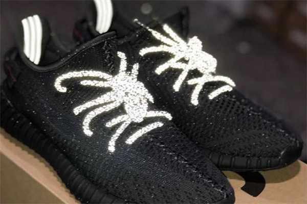 yeezy 350黑天使開箱測評(píng) 椰子350黑天使值得入手嗎