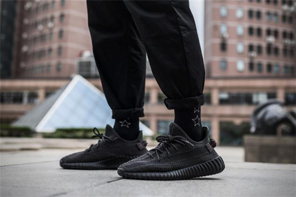 yeezy 350黑天使開箱測評(píng) 椰子350黑天使值得入手嗎