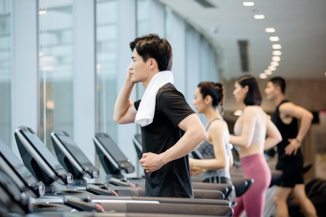 跑步會傷害膝關(guān)節(jié)嗎？注意正確的方法還要補氨糖