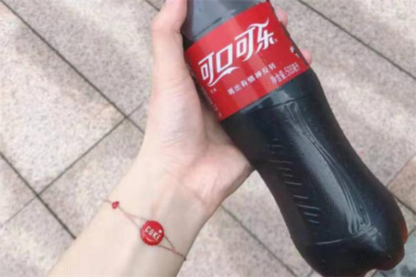 肥宅快樂水手鏈多少錢 周大?？煽诳蓸肥宙渻r格
