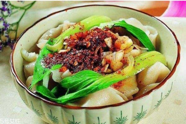 什么是油潑面呢 油潑面有什么營養(yǎng)價(jià)值呢