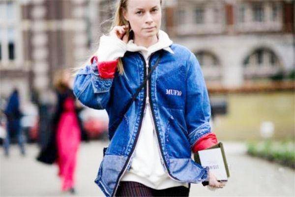 白色衛(wèi)衣怎么搭配好看 黑色衛(wèi)衣配什么褲子腿細(xì) 白色衛(wèi)衣怎么搭配好看 黑色衛(wèi)衣配什么褲子腿細(xì)