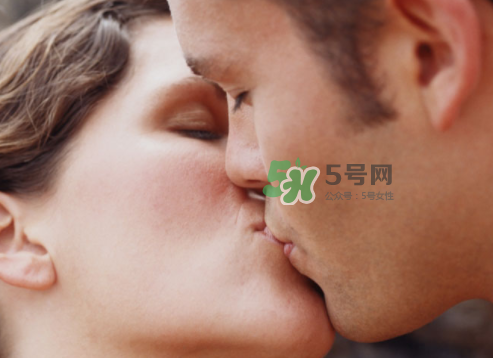 如何接吻更有感覺？如何接吻讓她舒服？