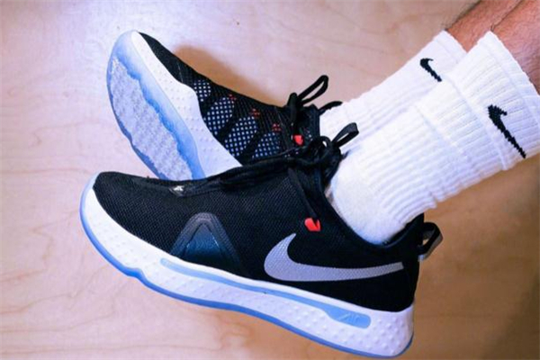 nike pg4偏碼嗎 pg4和pg3哪個(gè)好