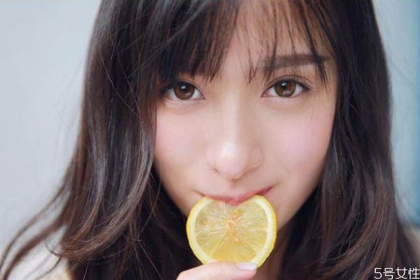 男生讓女生付錢(qián)心理 男生花女生的錢(qián)的心理