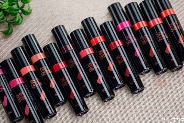 涂口紅嘴唇內(nèi)側積線 嘴唇內(nèi)側如何涂上口紅