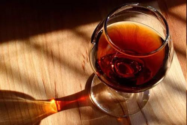 紅酒打開(kāi)多久不能喝了 紅酒熱量高嗎