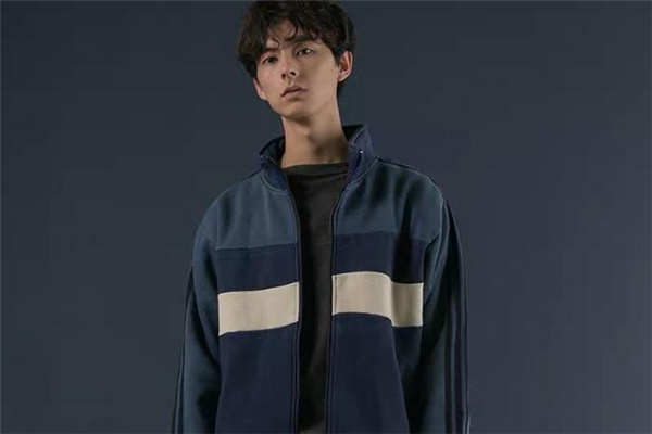 2020年流行什么樣的運(yùn)動服 2020年運(yùn)動服流行什么款式