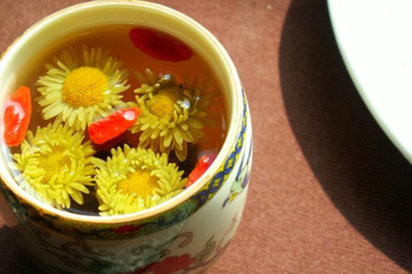 喝菊花枸杞茶的注意事項 月經(jīng)期能喝菊花枸杞茶嗎