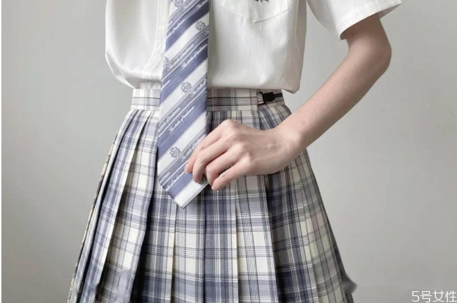 jk風(fēng)最近為什么會火 盤點(diǎn)jk制服小萌款