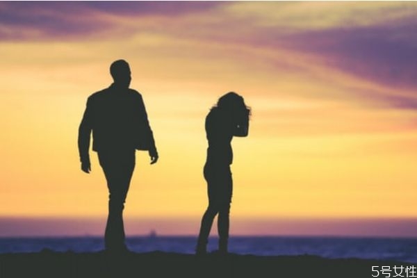 報復出軌男人最毒方法 發(fā)現(xiàn)男人有外遇聰明做法