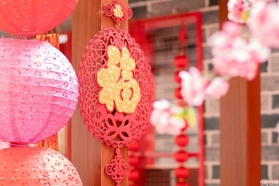 過(guò)年為什么要穿新衣服 為什么大年初一要穿新衣服