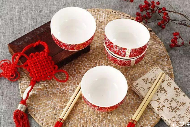 過(guò)年買(mǎi)幾個(gè)碗幾個(gè)盤(pán) 過(guò)年添碗的講究