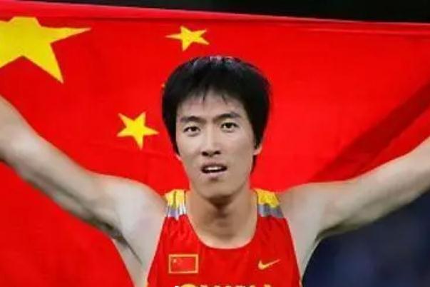劉翔說(shuō)大家沒必要向他道歉 田徑跨欄的高度是多少