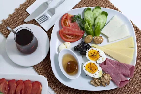 過(guò)午不食的午指的是幾點(diǎn) 過(guò)午不食對(duì)身體好還是不好